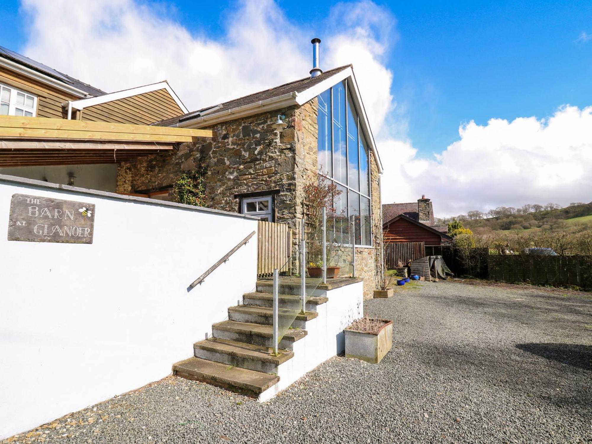 The Barn At Glanoer Villa Bettws Disserth Bagian luar foto